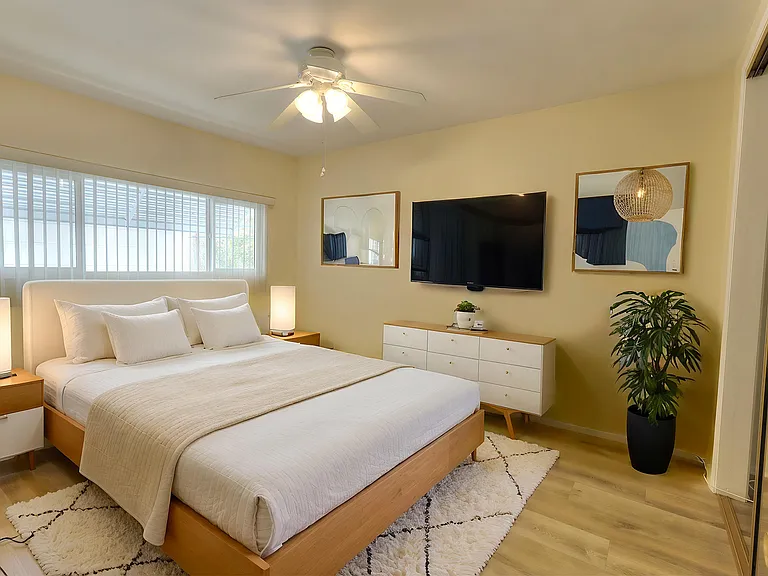 4808 Riverton Ave #6 — Photo 15