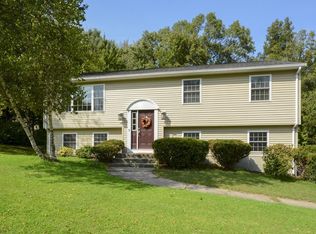 27 Hillside Ave, Boylston, MA 01505