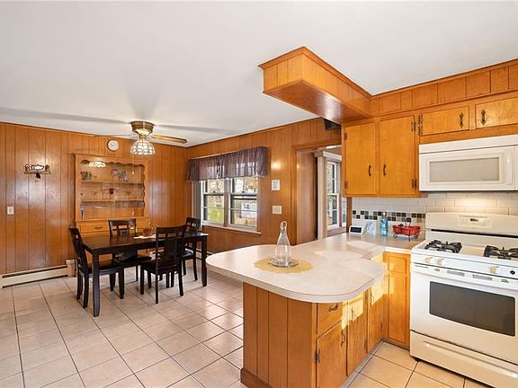 4th image of 14 Brown Ave