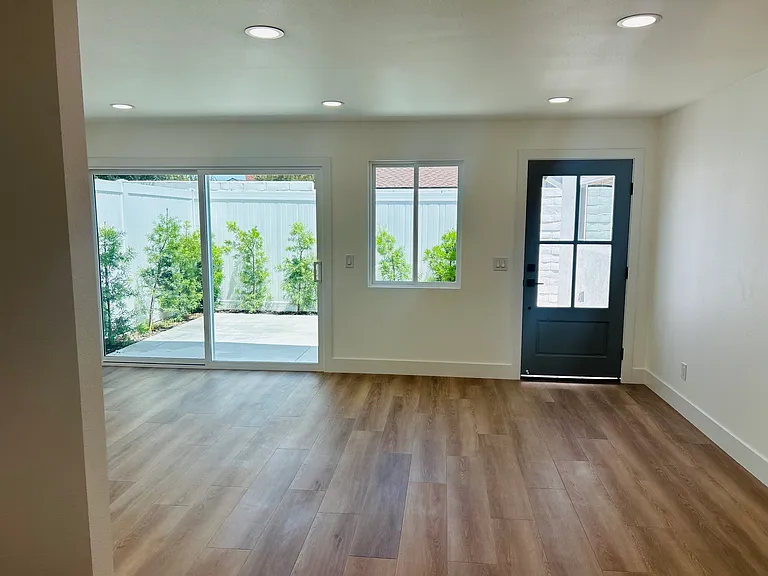 6281 Balmoral Dr #2 — Photo 30