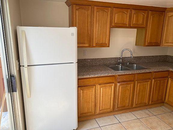 5th image of 3632 45th St APT 2