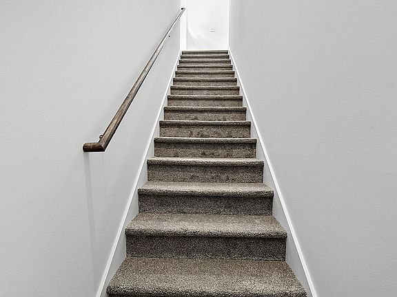 5th image of 3947 Rookwood Ave #B