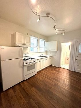 5th image of 506 Chestnut St