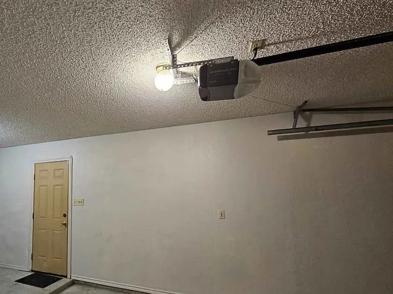 2413 N 27th Ln — Photo 16