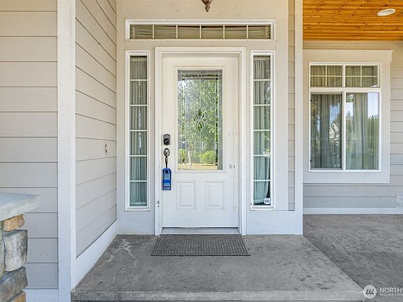 3rd image of 2401 12th Avenue NW