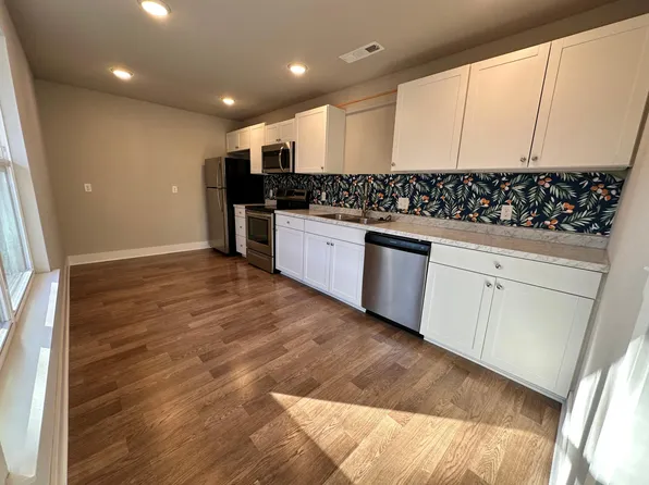 217 W Meadow St APT 2, Fayetteville, AR 72701