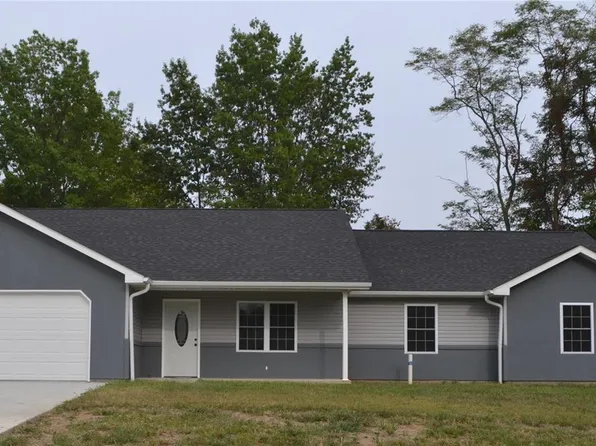 4010 Breckenridge Dr, Hannibal, MO 63401