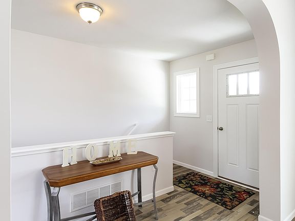 2nd image of 4614 Wren Dr SE