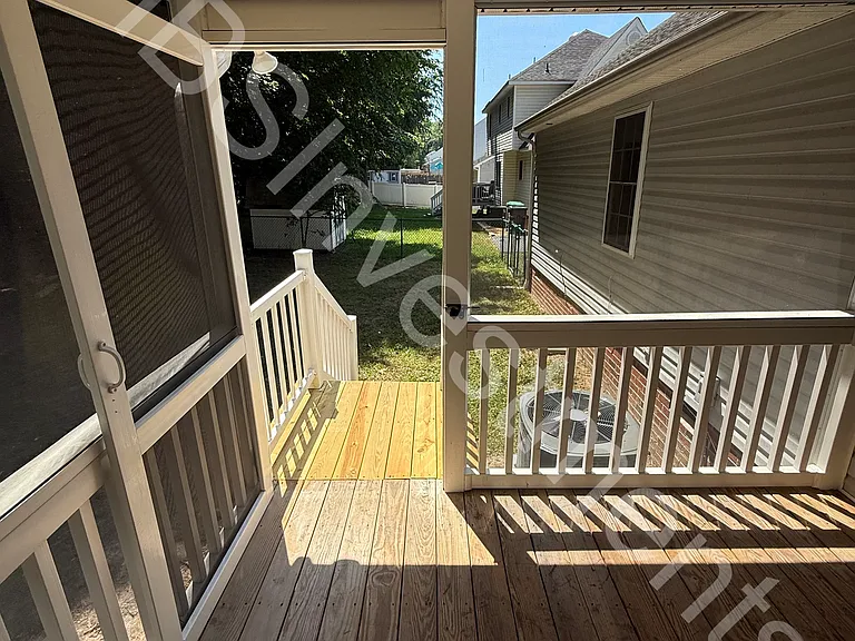 119 E Highland Ct — Photo 10