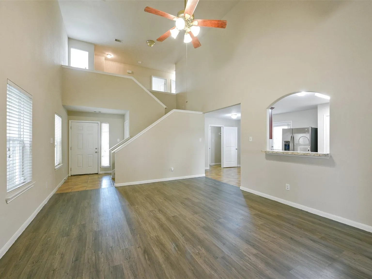 4 bed, 2.5 bath, 1870 sqft, $2,100 — Photo 3