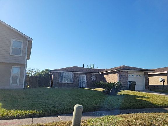 3rd image of 5655 Norgate Dr