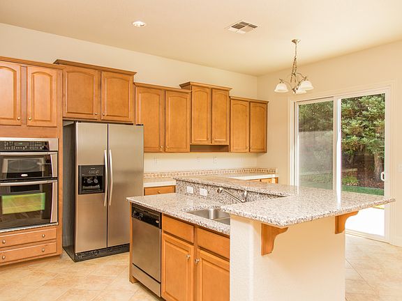 4th image of 971 Hildebrand Cir