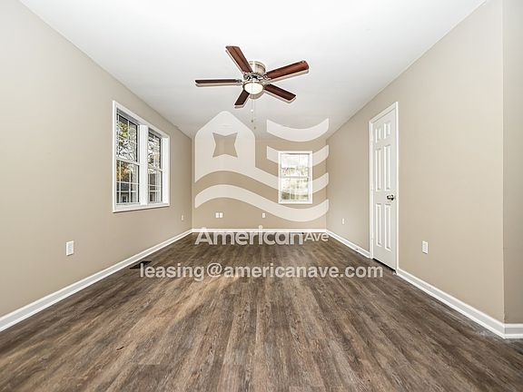 1873287_002_wm_-_living_room_13435275.jpg