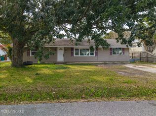 108 Oak View Ave, Long Beach, MS 39560