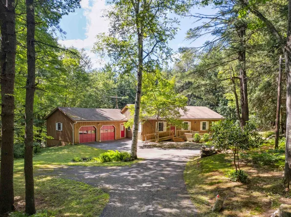 27 Rolling Ridge Road, Lebanon, NH 03766