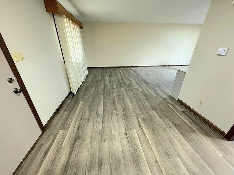1911 Glendale Rd — Photo 5