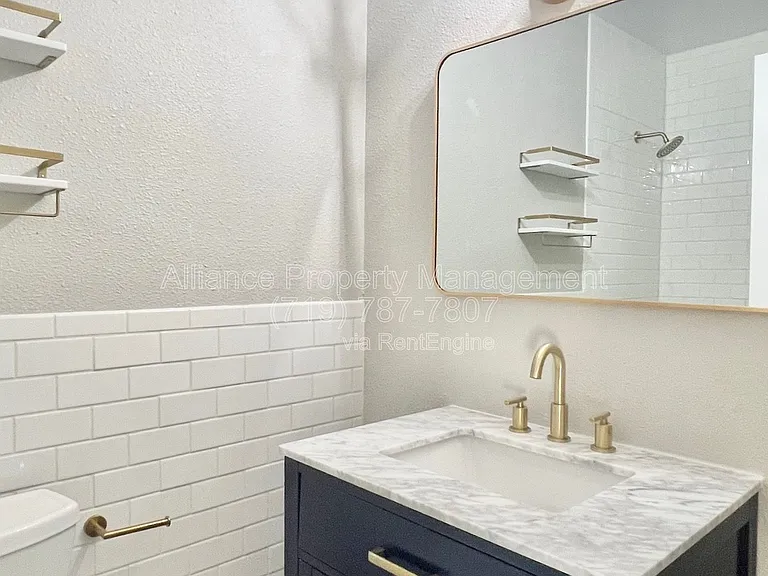 514 Catalina Dr — Photo 17