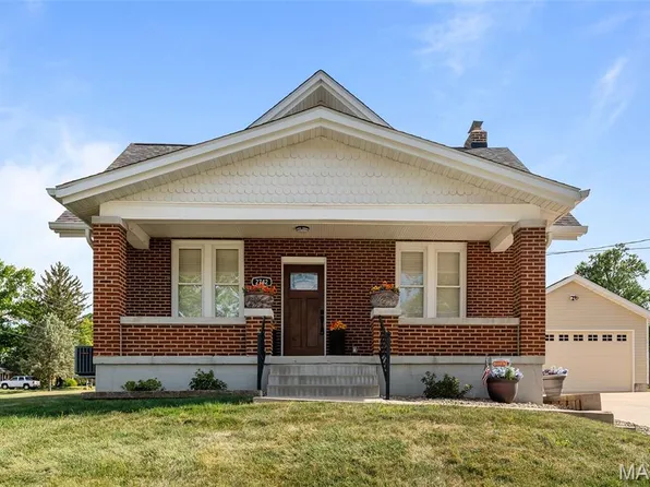 2742 Yaeger Rd, Saint Louis, MO 63129