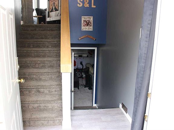 3rd image of 609 Maple Pl N