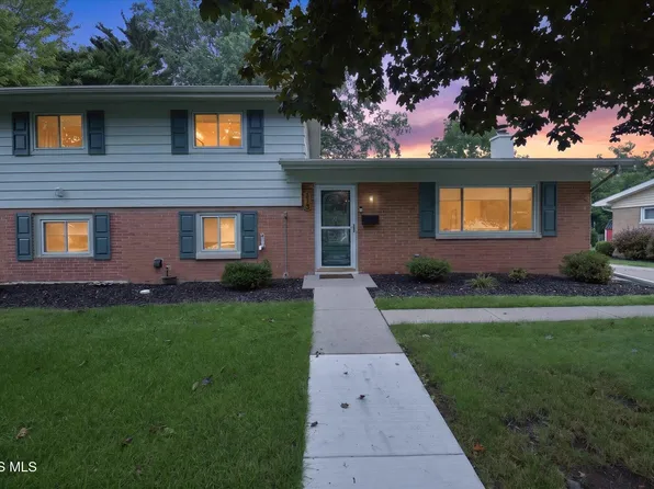 513 McIntyre Ln, Maumee, OH 43537