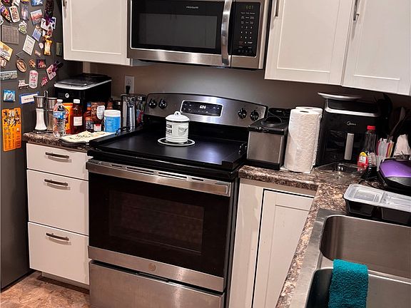 5th image of 5037 Retford Dr