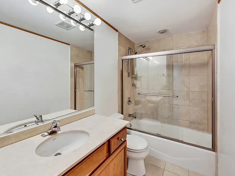 917 W Lakeside Pl #1W — Photo 17