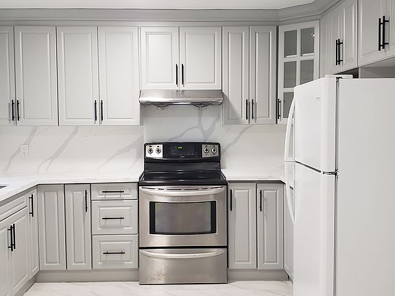 2nd image of 236 Park Rd N