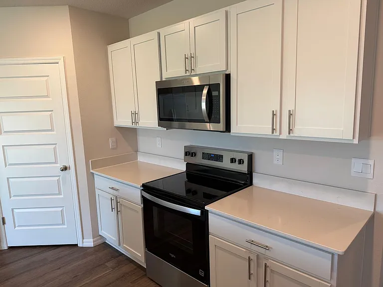 4019 Penelope Ave — Photo 4
