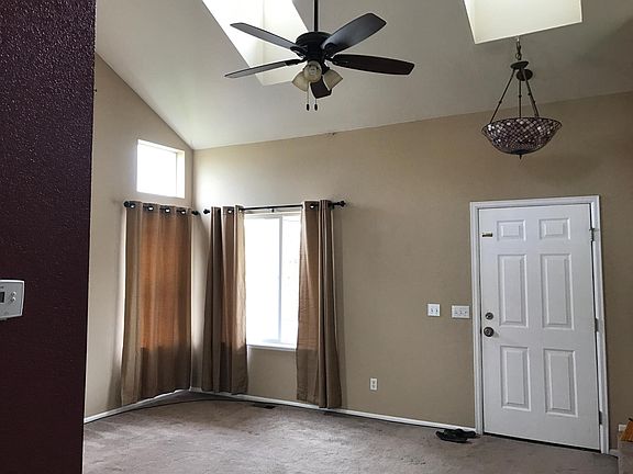 3rd image of 399 Evans Blvd