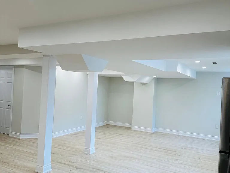 65 Majesty Blvd #BASEMENT — Photo 11