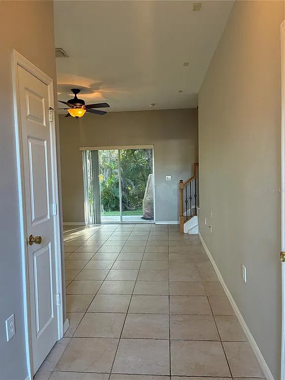 3 bed, 2.5 bath, 1665 sqft, $2,100 — Photo 3
