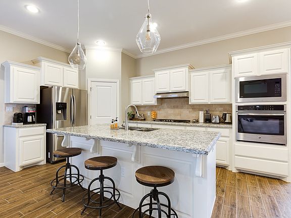 5th image of 6009 White River Dr