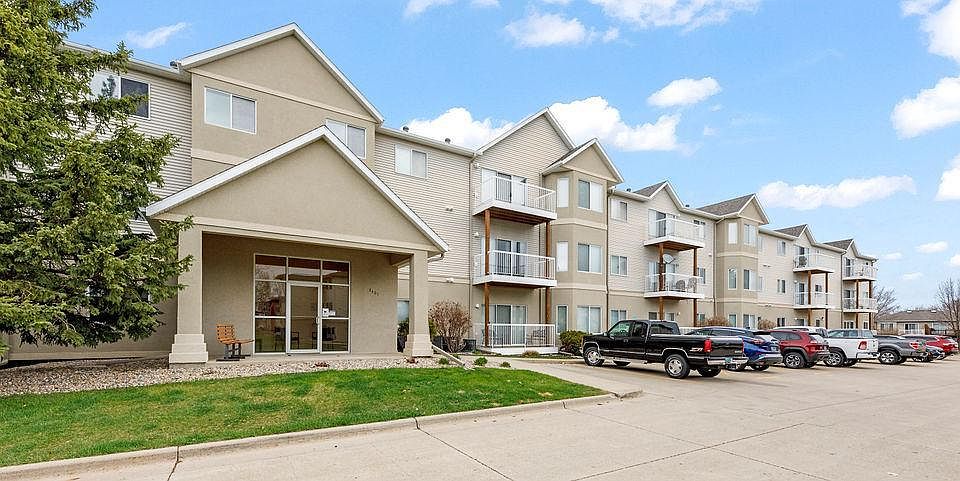 1st image of 3401 28th St S Unit 106