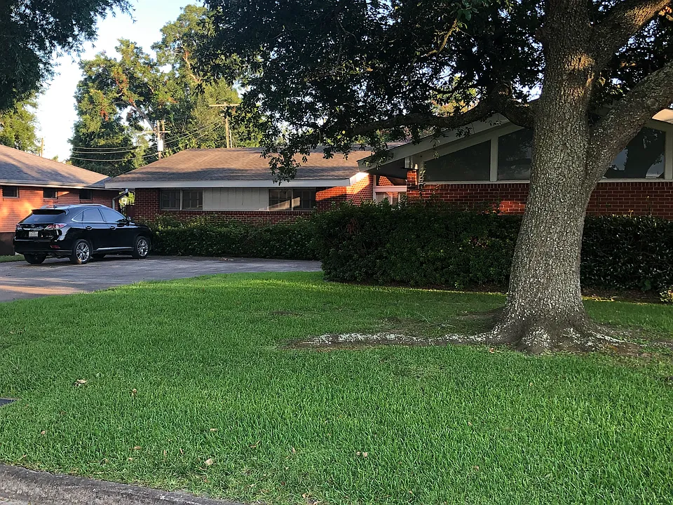 4233 Willow Oak