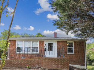 518 Sandy Pl, Oxon Hill, MD 20745