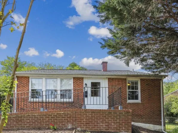 518 Sandy Pl, Oxon Hill, MD 20745