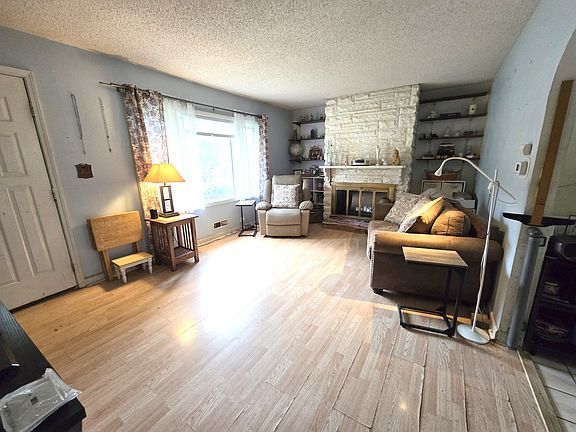 4th image of 23W563 Woodworth Pl