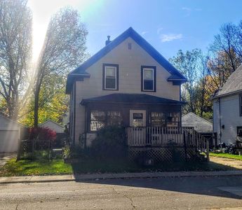1420 Hays Park Ave, Kalamazoo, MI, 49001