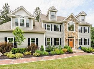 2 Wellington Way, Bedford, MA 01730