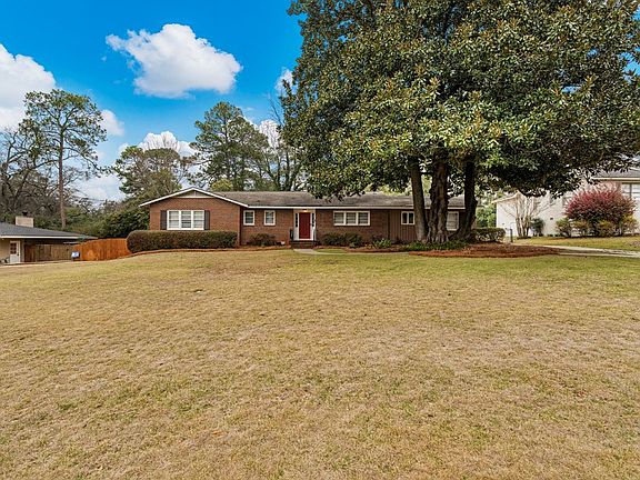 2nd image of 2511 Country Club Rd