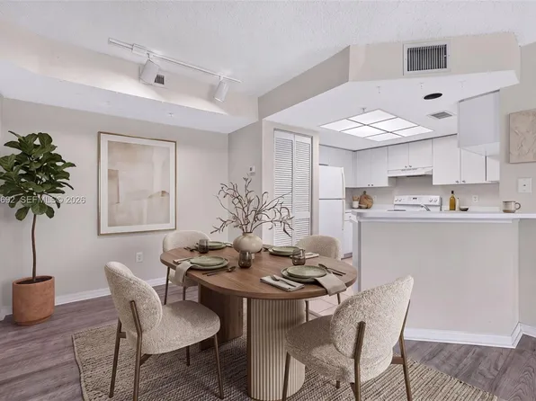 2005 SE 10th Ave APT 407, Fort Lauderdale, FL 33316