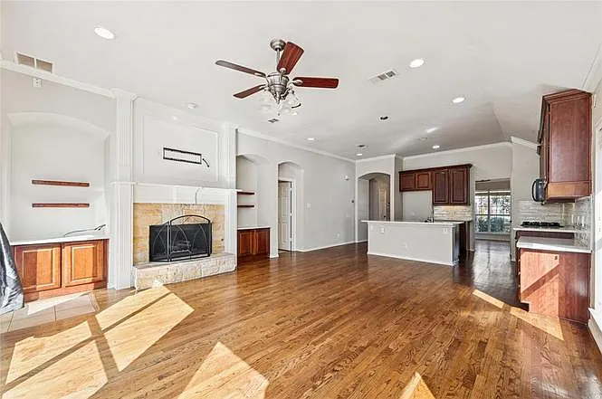 2551 Windgate Ln — Photo 3