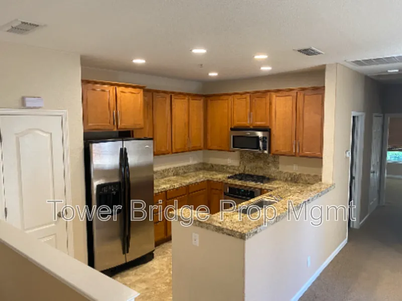 Building Photo - 3301 N Park Dr #1411