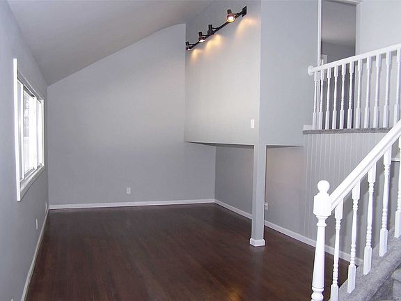 4th image of 18 Dillon Ave