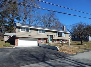 19 Woodburn Dr, Methuen, MA 01844