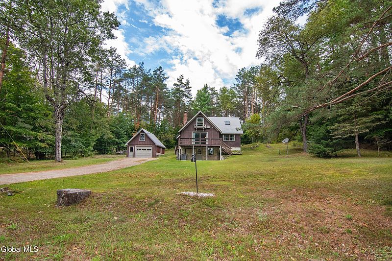 4th image of 39 Austin Pond Road