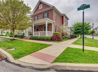 200 1st St, Oakmont, PA 15139