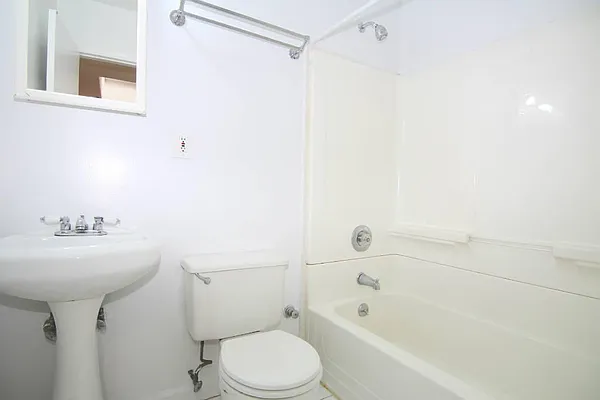 Rented by FirstService Realty (legacy) | media 27