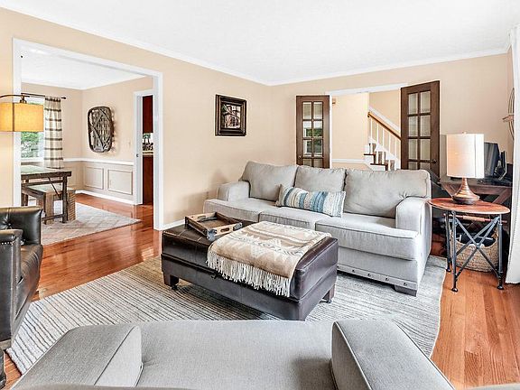 2nd image of 1184 Nantucket Ave