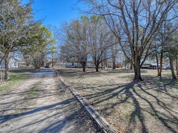 9881 Pecan Tree Cir, Lexington, OK 73051